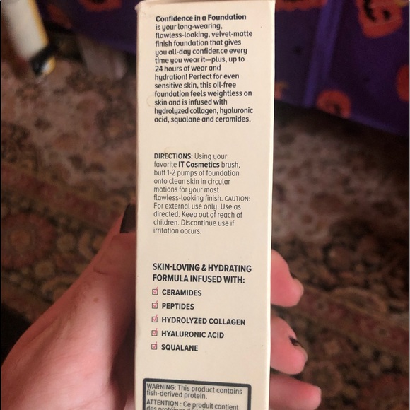 It Cosmetics Full Coverage Foundation - Picture 6 of 7